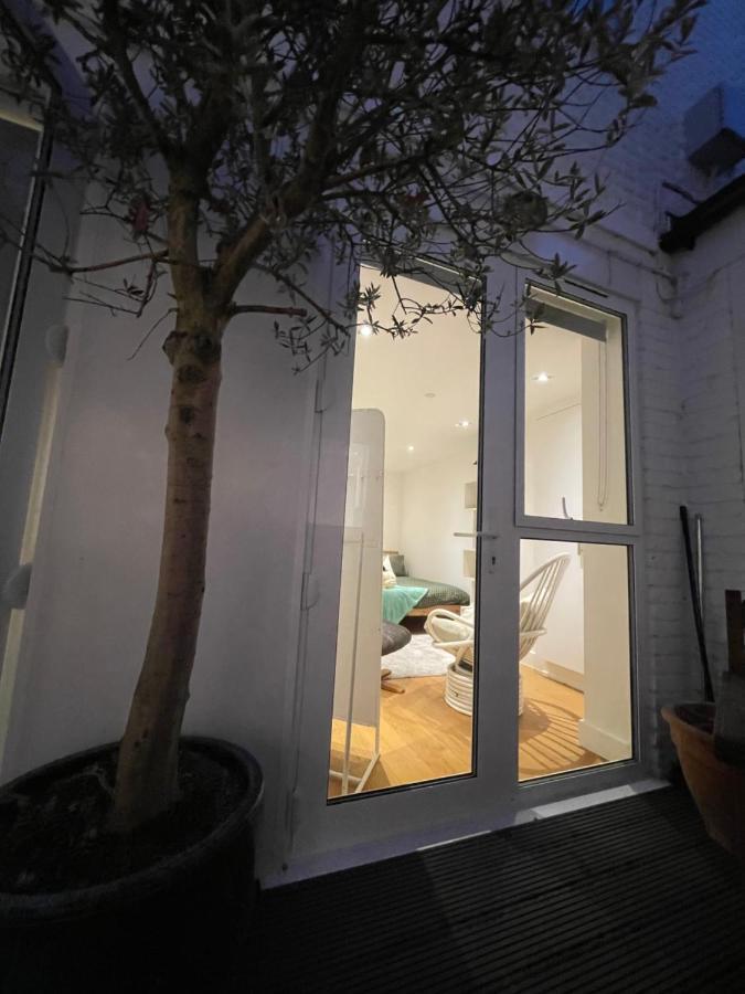Chic 3 Bedroom Flat With Private Terrace In Holloway Near Finsbury Park Лондон Экстерьер фото