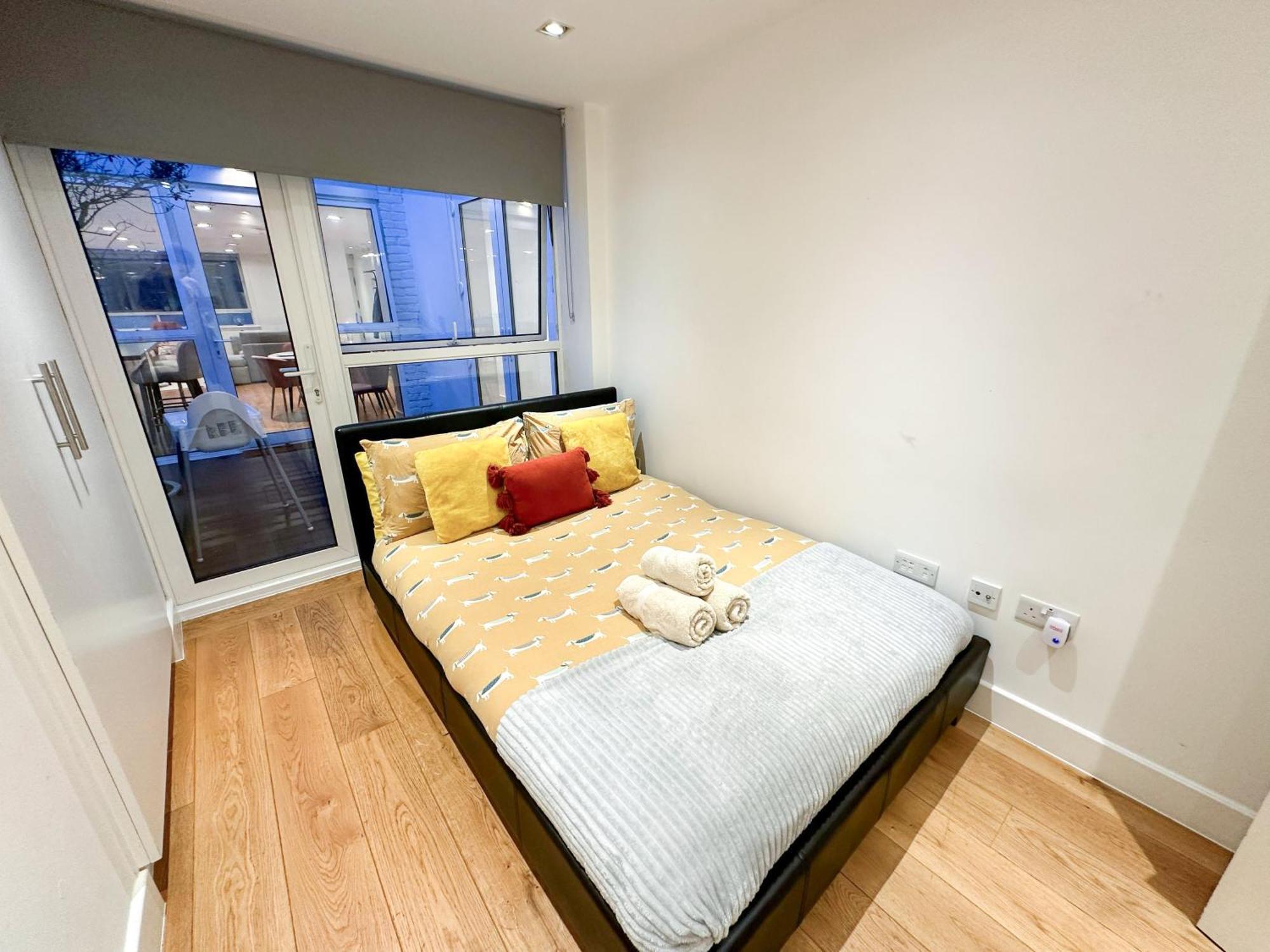 Chic 3 Bedroom Flat With Private Terrace In Holloway Near Finsbury Park Лондон Экстерьер фото