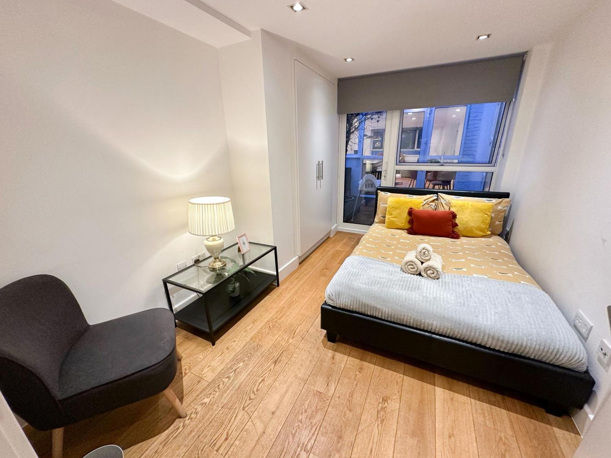 Chic 3 Bedroom Flat With Private Terrace In Holloway Near Finsbury Park Лондон Экстерьер фото