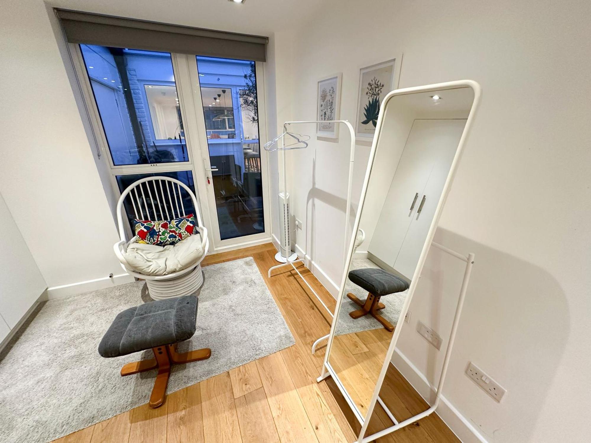 Chic 3 Bedroom Flat With Private Terrace In Holloway Near Finsbury Park Лондон Экстерьер фото