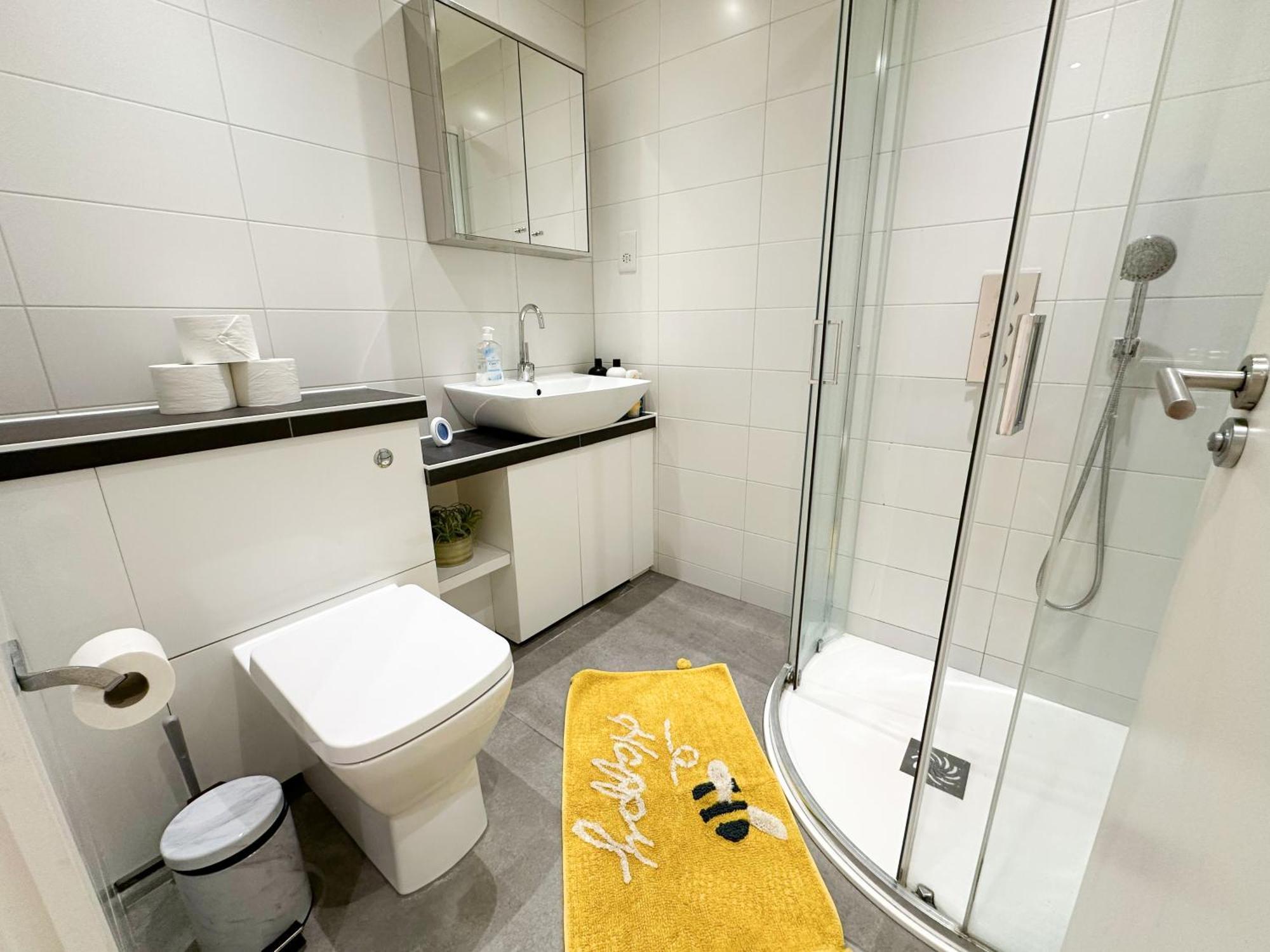 Chic 3 Bedroom Flat With Private Terrace In Holloway Near Finsbury Park Лондон Экстерьер фото