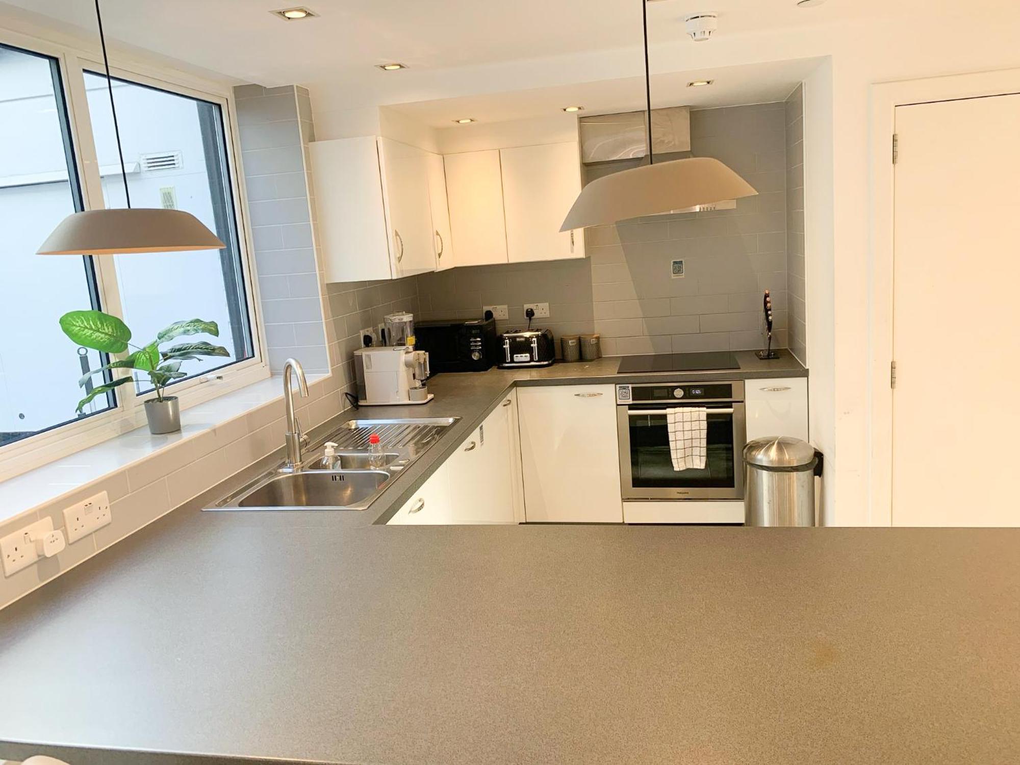 Chic 3 Bedroom Flat With Private Terrace In Holloway Near Finsbury Park Лондон Экстерьер фото