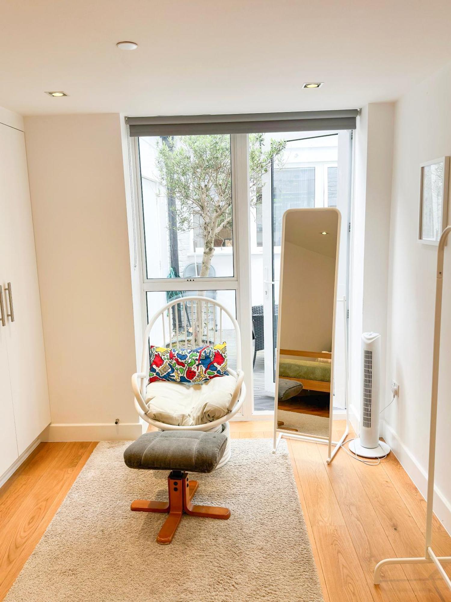 Chic 3 Bedroom Flat With Private Terrace In Holloway Near Finsbury Park Лондон Экстерьер фото
