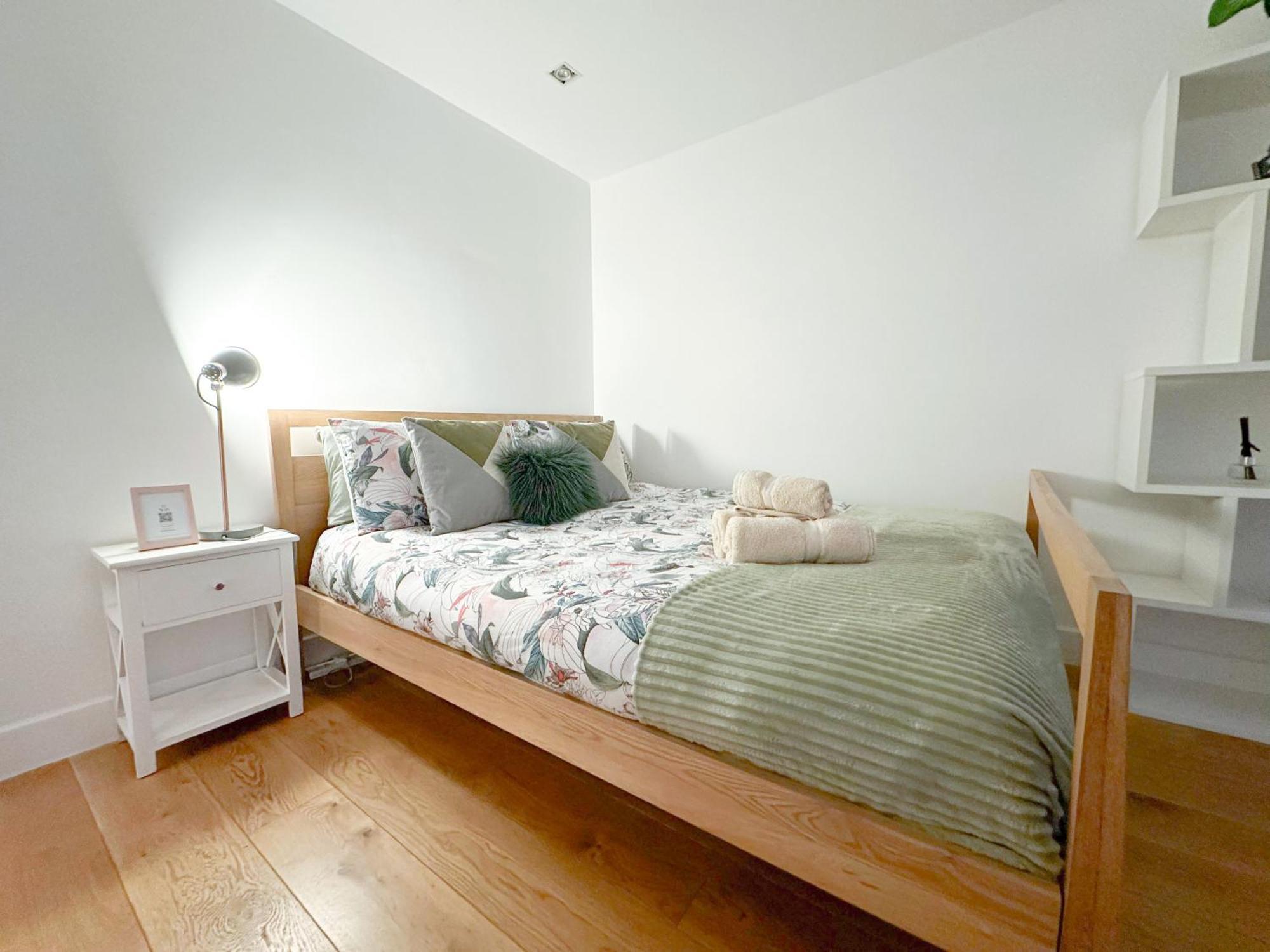 Chic 3 Bedroom Flat With Private Terrace In Holloway Near Finsbury Park Лондон Экстерьер фото