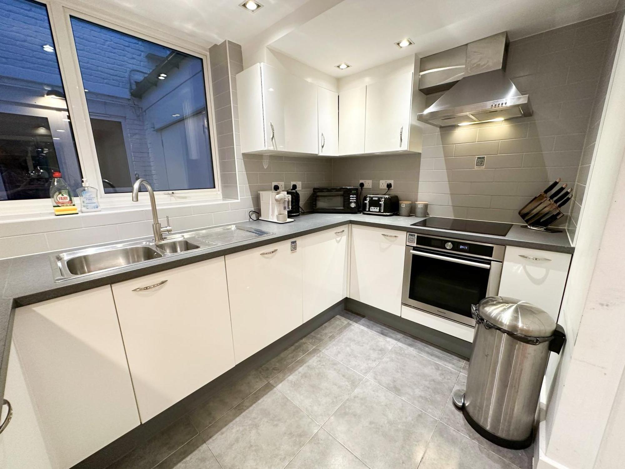 Chic 3 Bedroom Flat With Private Terrace In Holloway Near Finsbury Park Лондон Экстерьер фото